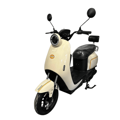 Fehér Lofty 2 3/4 elölnézet – 329 990 Ft, jogosítvány nélkül, olcsó városi elektromos robogó, 300W